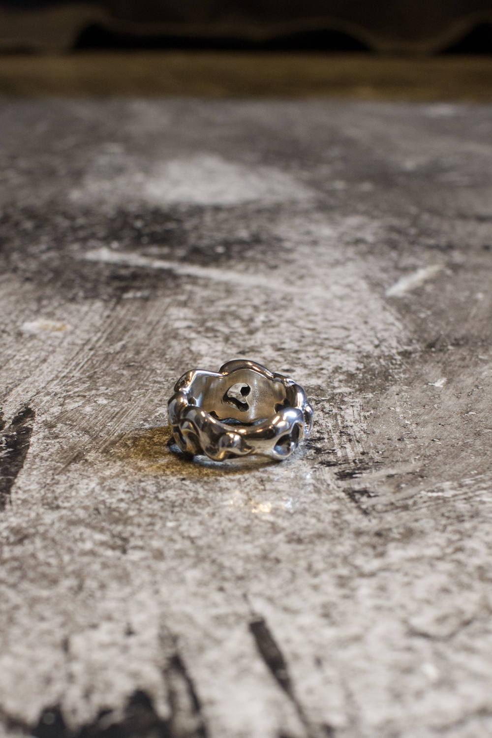 RAT RACE - Undulate Flare Ring Neo | HAZE
